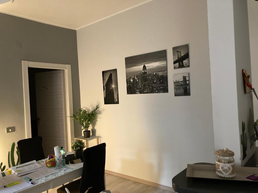 Family room 3